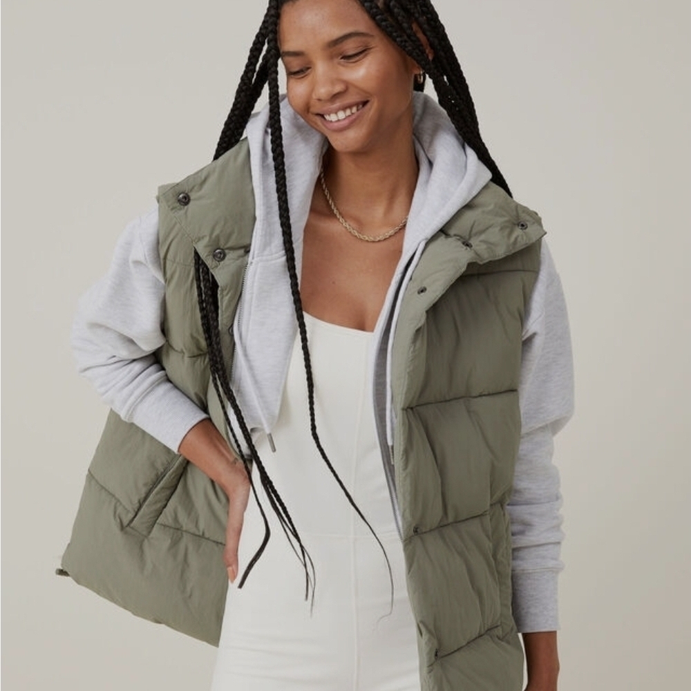 Cotton On Olive Puffer Vest - Picture 3 of 10